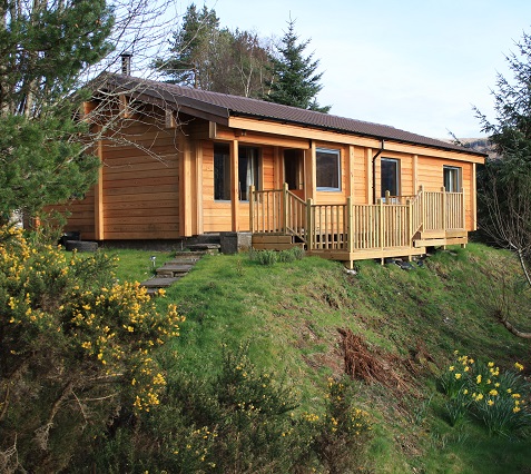 3 bed log cabin in Strontian